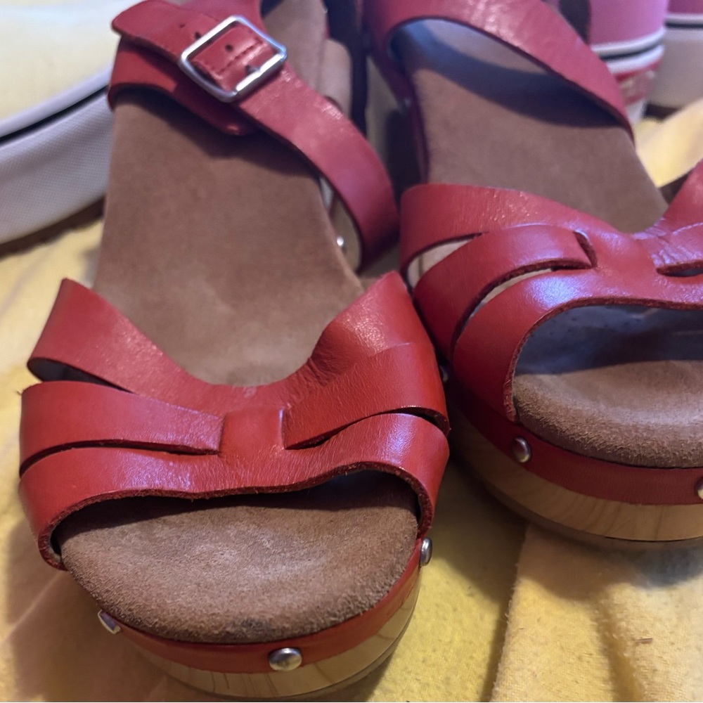 Clarks Ledella Trail Women’s Red Leather Sandals with Elegant Woven Design 11 - Picture 2 of 5